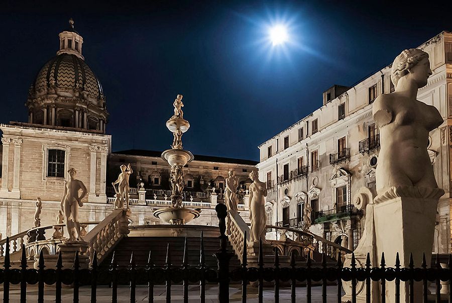 SAVARINO FRANCESCO - Gruppi marmorei nella notte di Palermo.jpg